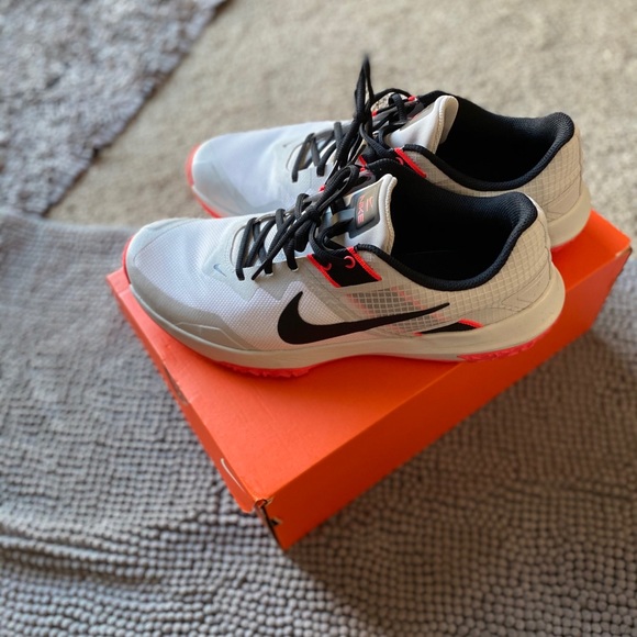 nike varsity compete tr3